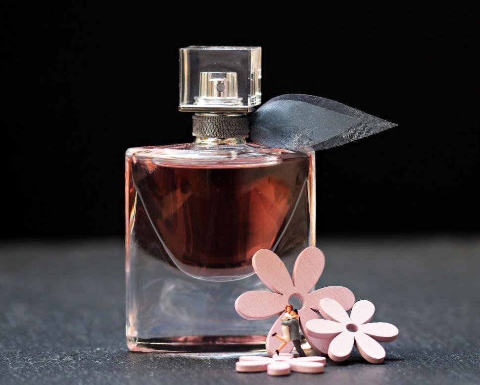 The Best Travel-Friendly Perfumes and Colognes