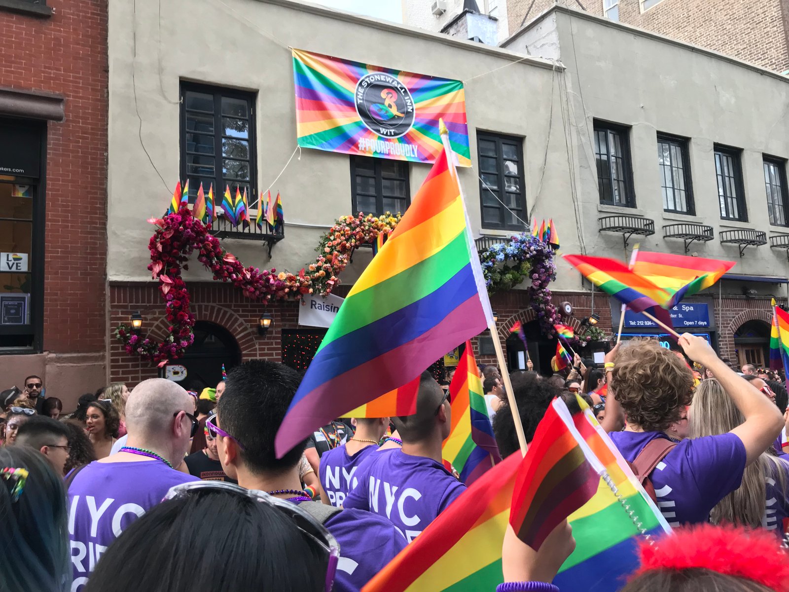 Unique Themes and Ambiance: Celebrating Diversity in NYC's LGBTQ+ Scene