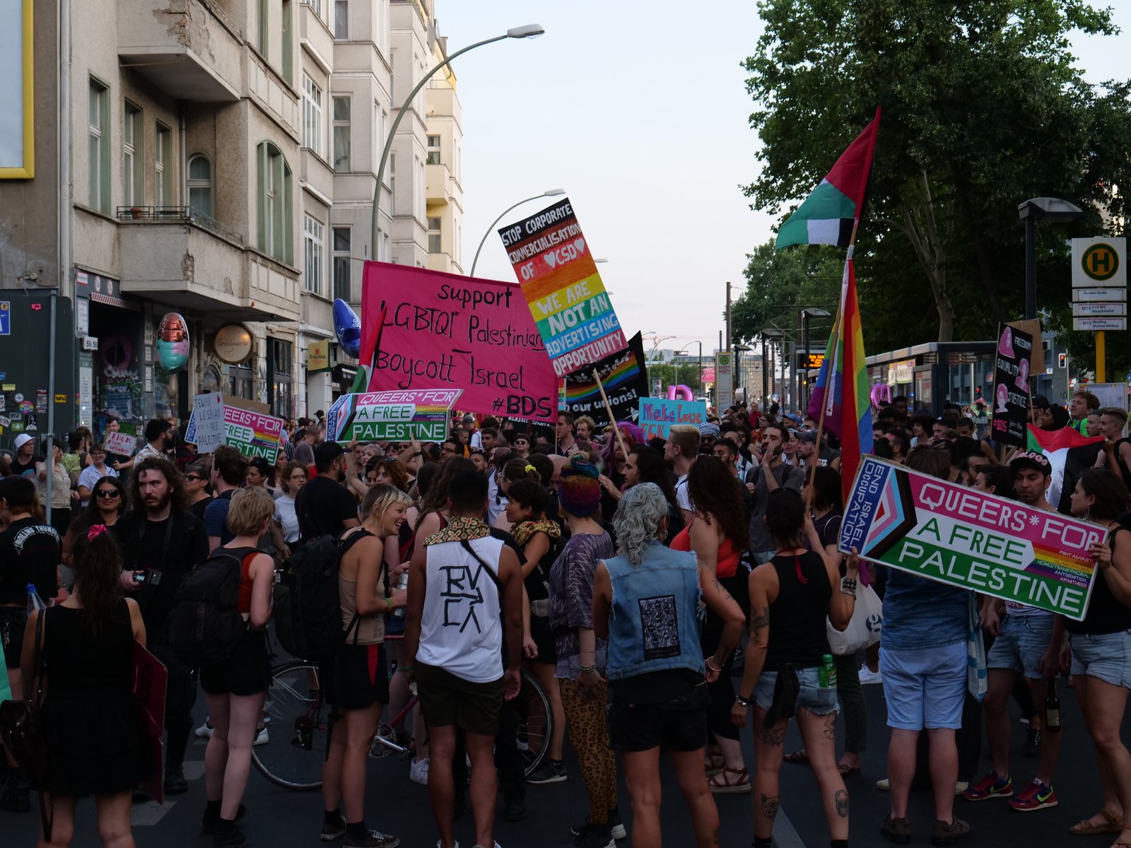 Unforgettable Experiences: Must-Visit LGBTQ+ Venues​ in​ Berlin